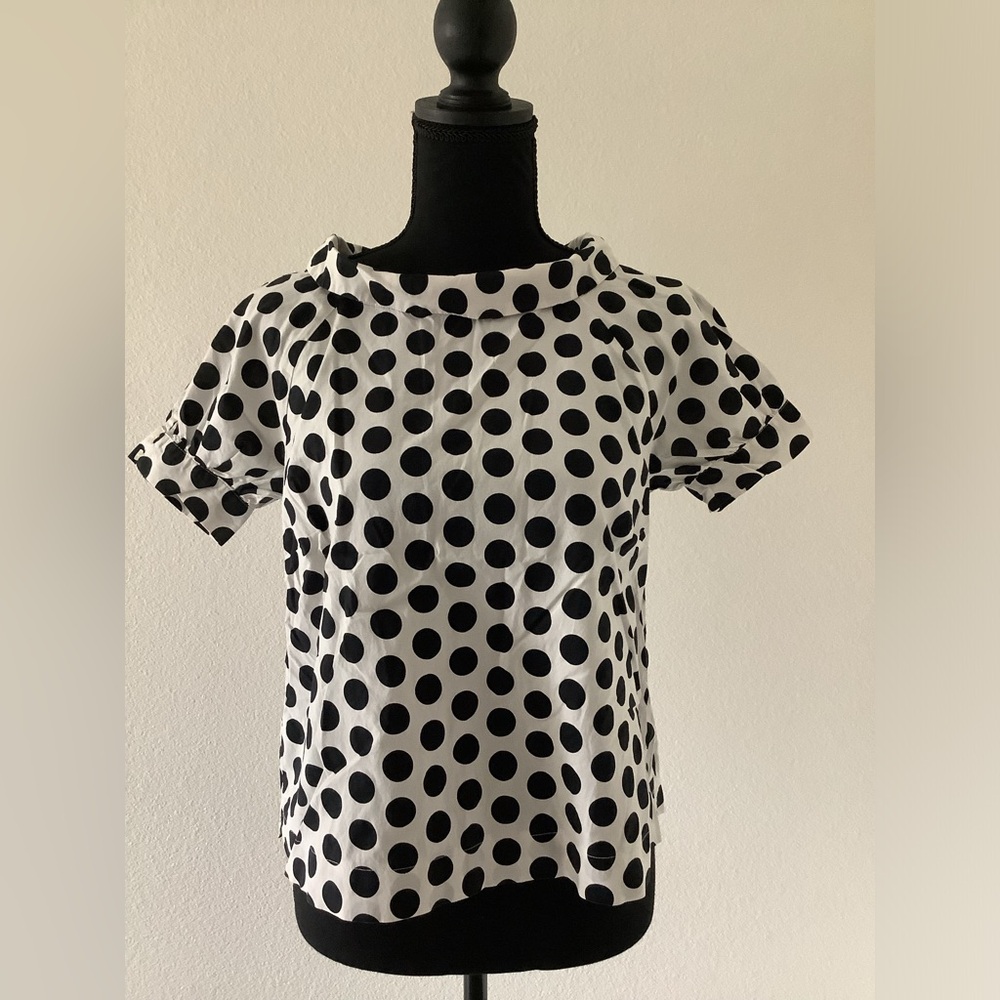 Pre-owned Ann Taylor factory dress top. Small petite. Good condition.